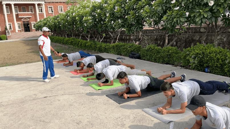 Yoga in Gyan Einstein 
